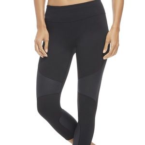 Fabletics Sabrina Capri